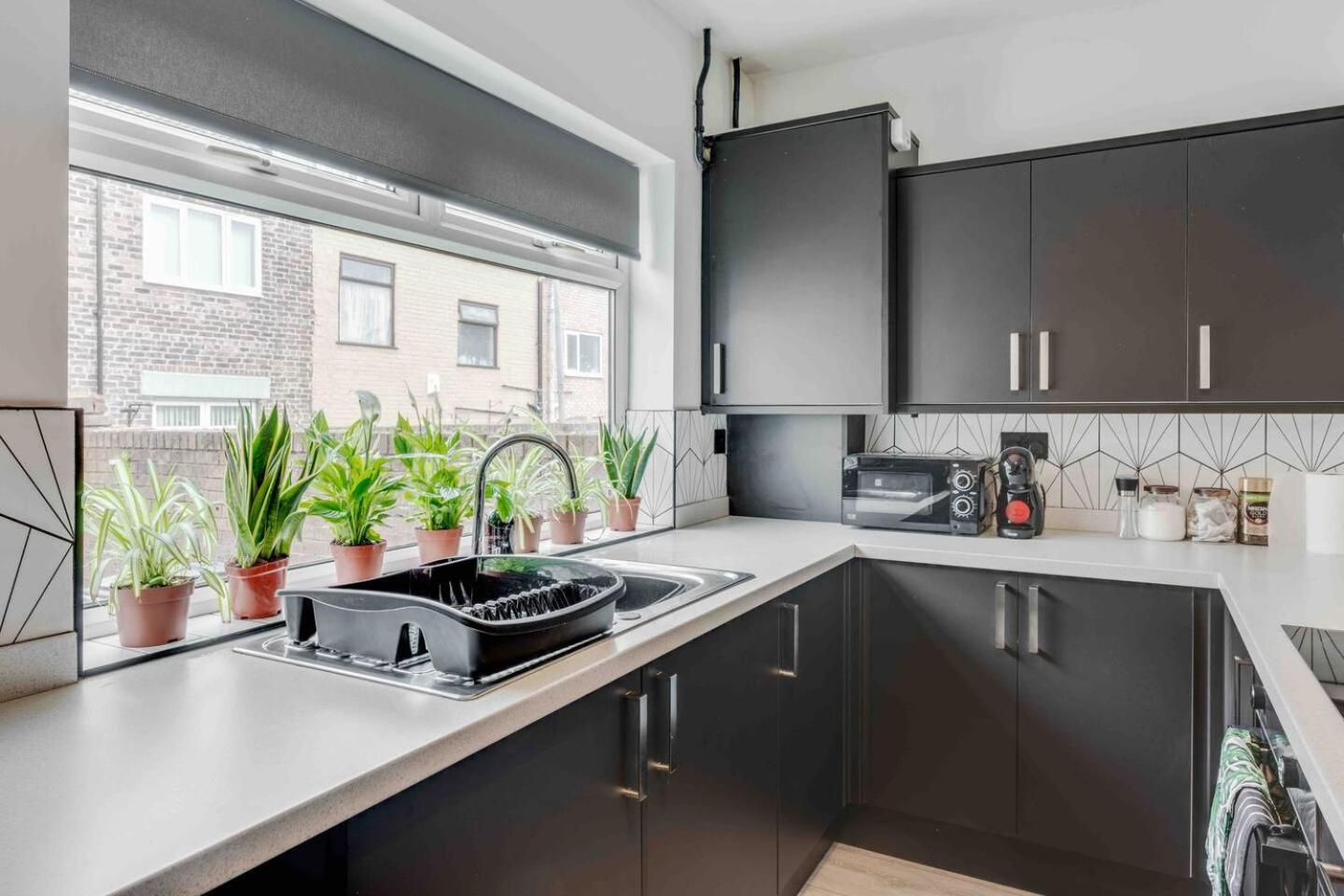 리버풀 3-Bed Scouse House Near Anfield & Goodison 빌라 외부 사진